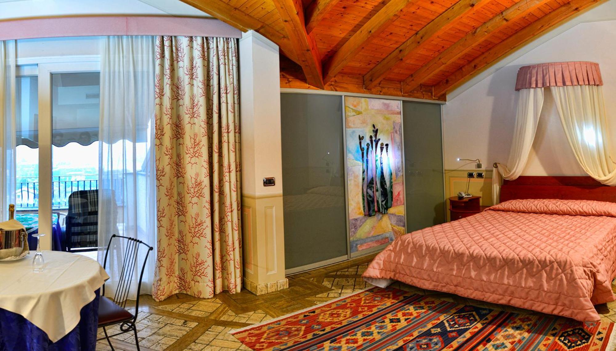 Hotel La Bussola Orta San Giulio Exterior foto